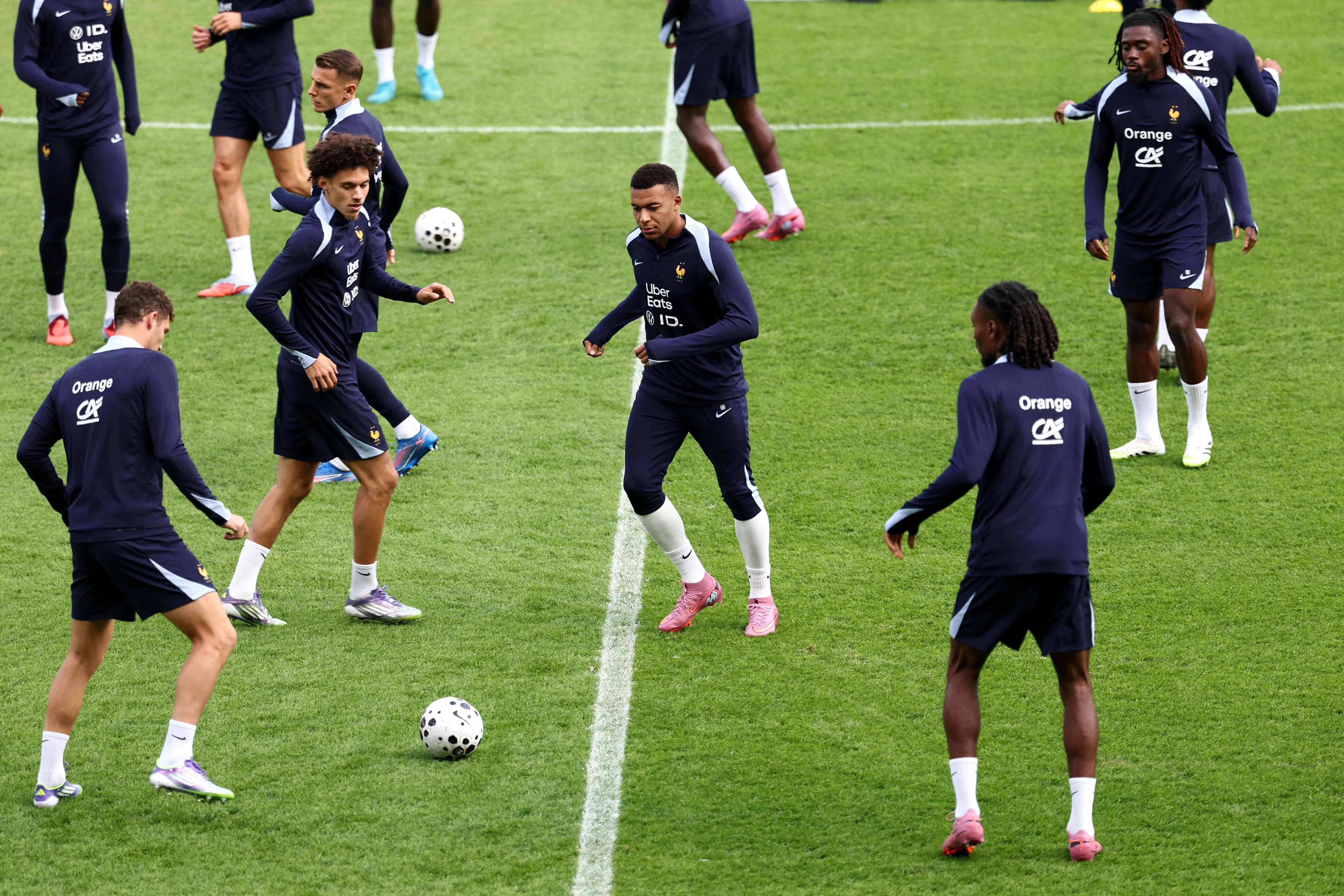 法国队豪取连胜,冲击世界杯资格赛 法国队豪取连胜,冲击世界杯资格赛