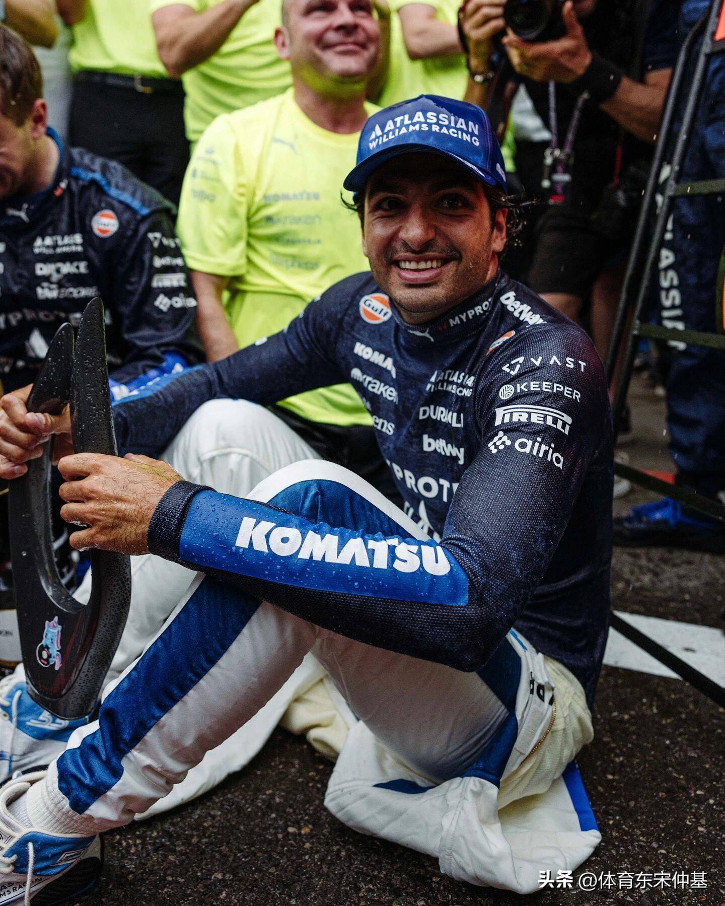 雷火电竞-威廉姆斯轻取索伯车队，塞恩斯点燃赛场