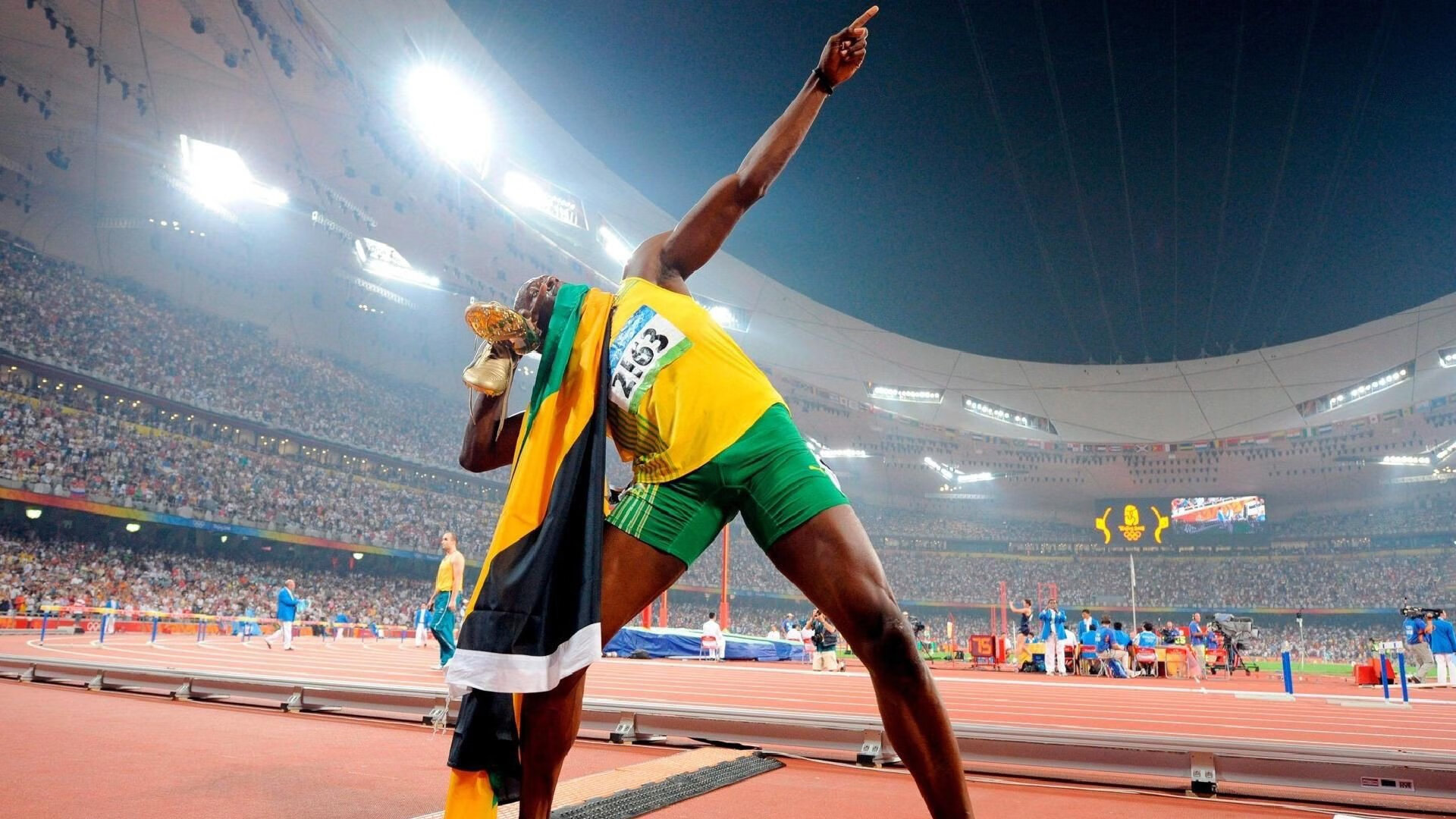 雷火电竞网址-神经键上的极光，巴雷拉在冰岛与日本的数字冰川中完成压制级宣言